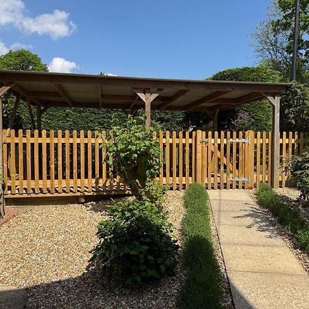 3 Bed Spa Cottage Southwater Exteriör bild