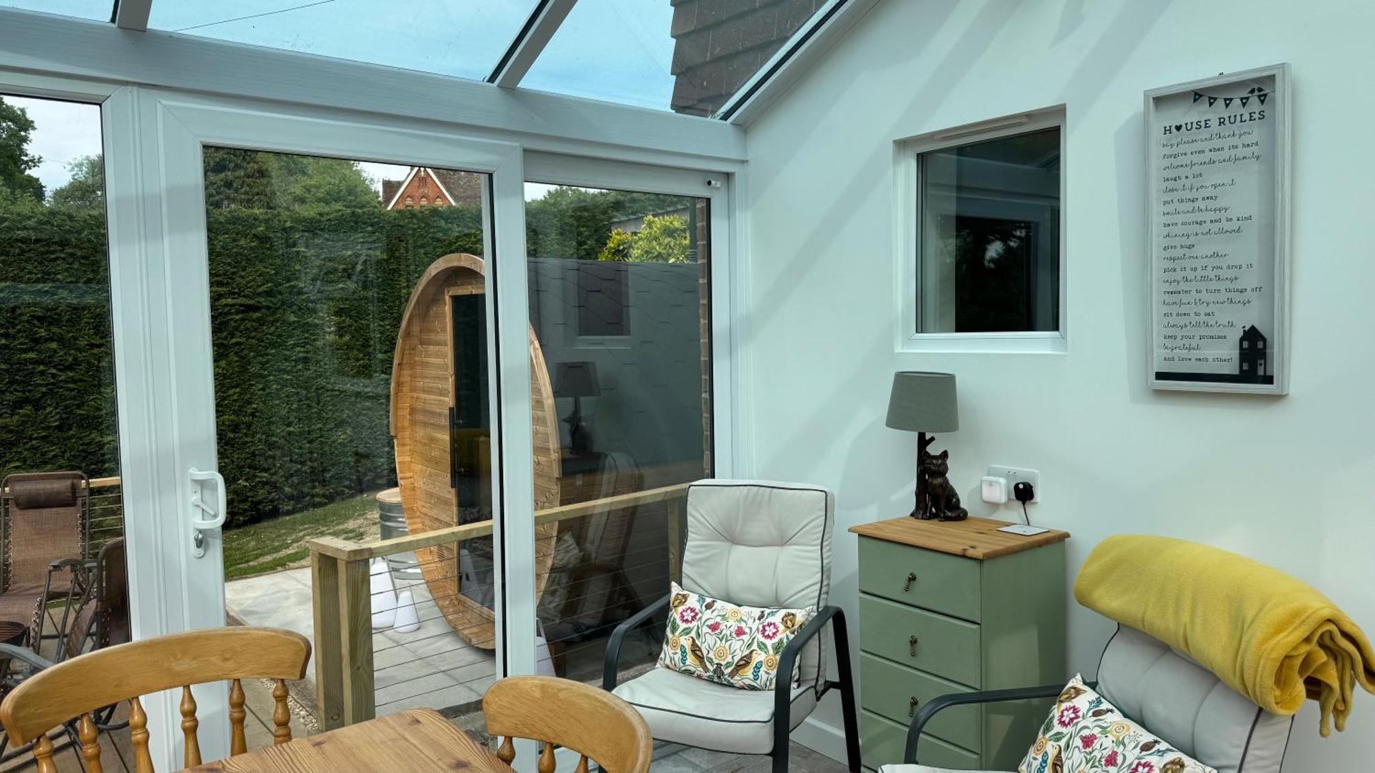 3 Bed Spa Cottage Southwater Exteriör bild