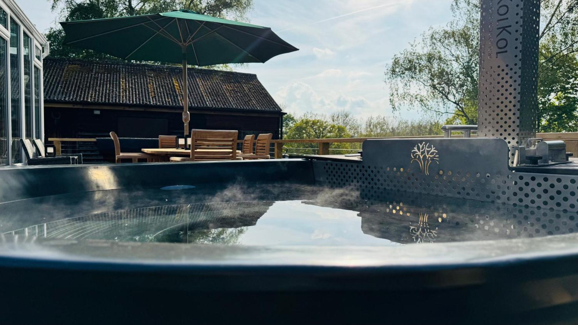 3 Bed Spa Cottage Southwater Exteriör bild